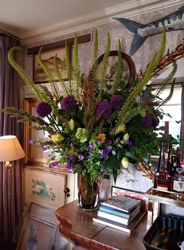 NB Flowers – Tall side table arrangement